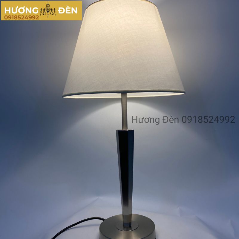 den-ban-chinh-hang-db53